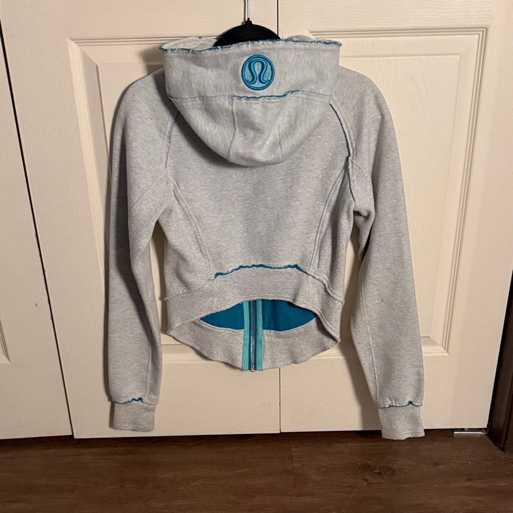 lululemon athletica Heather Gray & Teal Cropped Hoodie